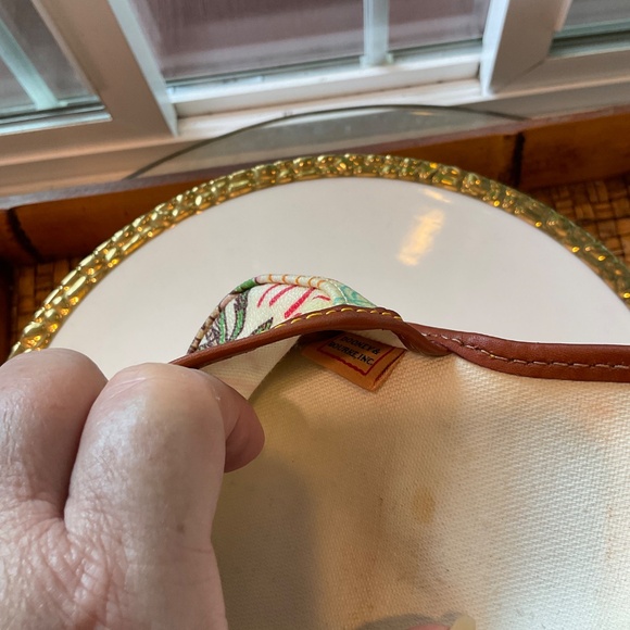 Rare Dooney & Bourke Disney Aulani Small Wristlet Purse - Picture 6 of 8